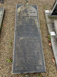 Het graf van Lukas Hoekman, Jannetje Weerstand, Albert Hoekman en Grietje Hakvoort op Urk